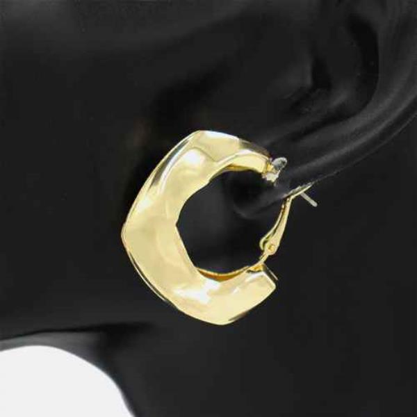 TEXTURED METAL GEOMETRIC HOOP EARRINGS