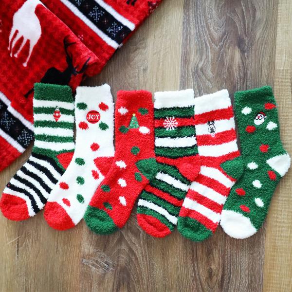 CHRISTMAS FUZZY SOCKS SET 12 PAIRS