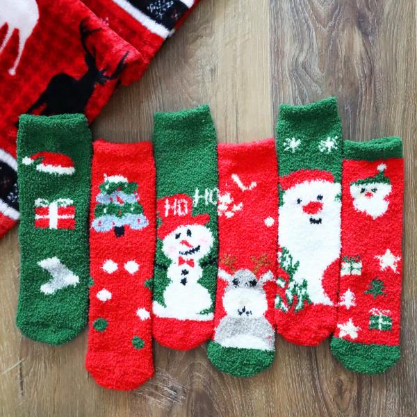 CHRISTMAS FUZZY SOCKS SET 12 PAIRS