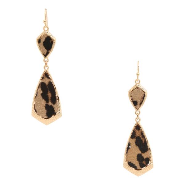 GEO SHAPE ANIMAL PRINT DNAGLE EARRING