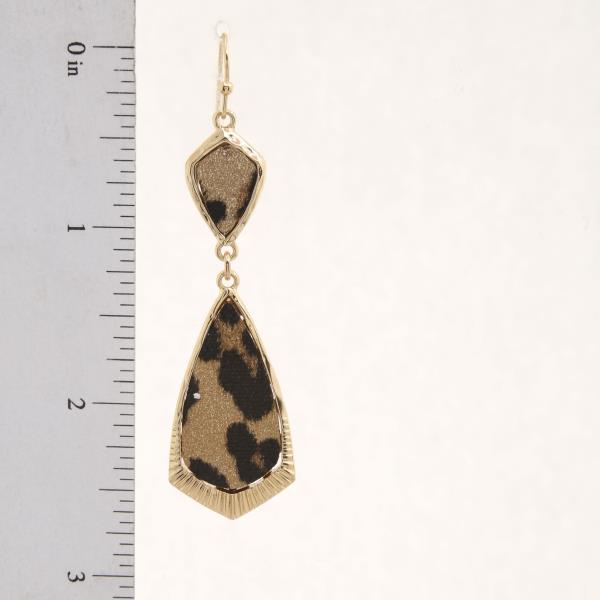 GEO SHAPE ANIMAL PRINT DNAGLE EARRING