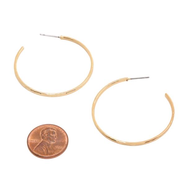 OPEN HOOP METAL EARRING