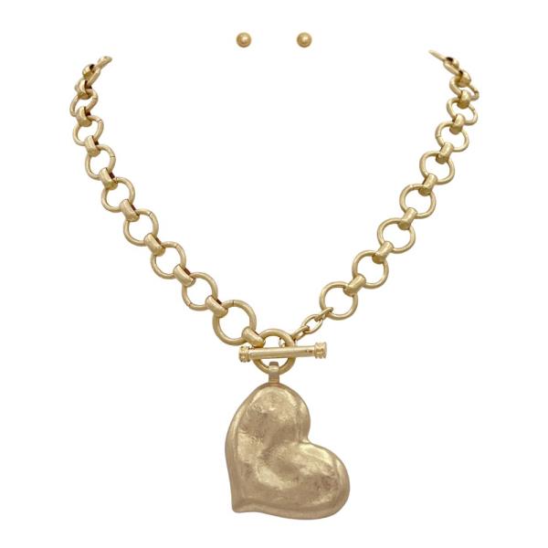 HAMMERED METAL ABSTRACT HEART PENDANT CIRCLE LINK TOGGLE CLASP NECKLACE