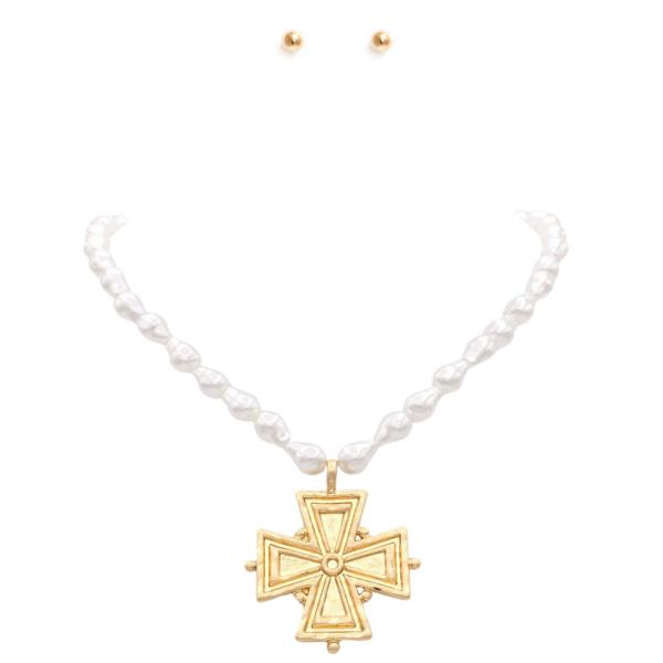 WIDE CROSS PENDANT PEARL BEAD NECKLACE