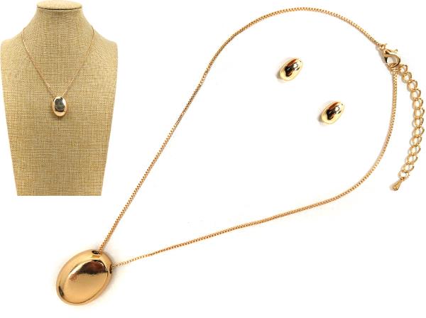 OVAL PENDANT METAL CHAIN NECKLACE