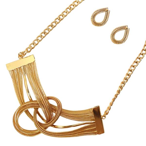 KNOT METAL NECKLACE