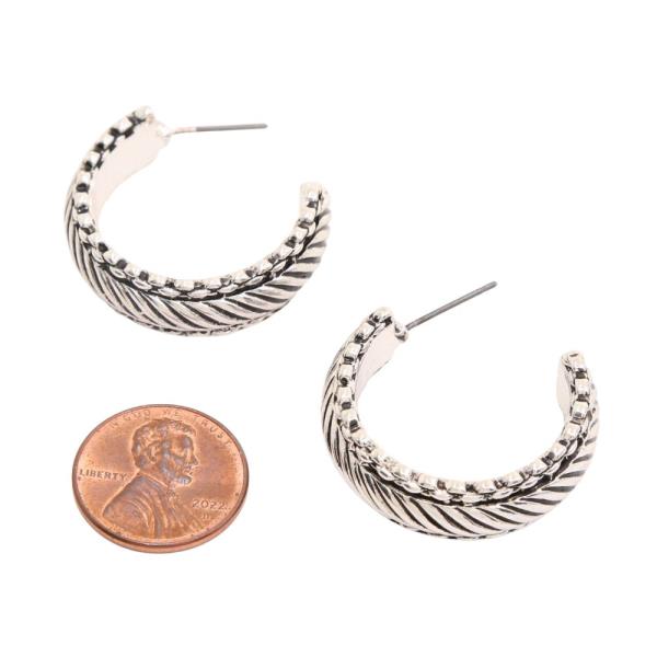 LINED OPEN METAL HOOP EARRING