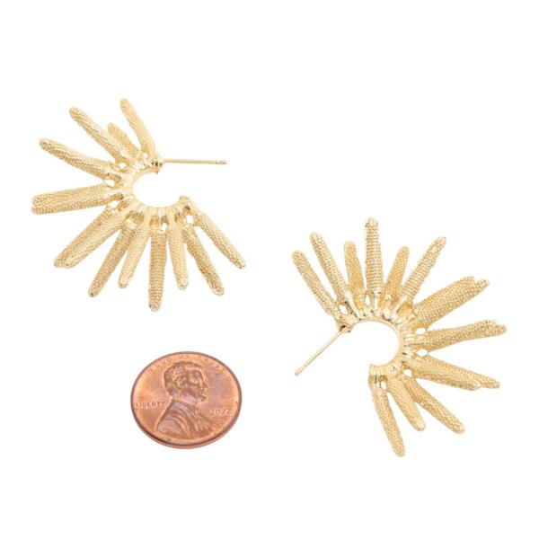 HALF FLOWER METAL EARRING