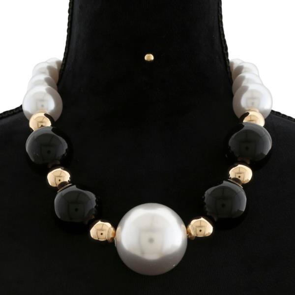 PEARL BEADED NECKLACE