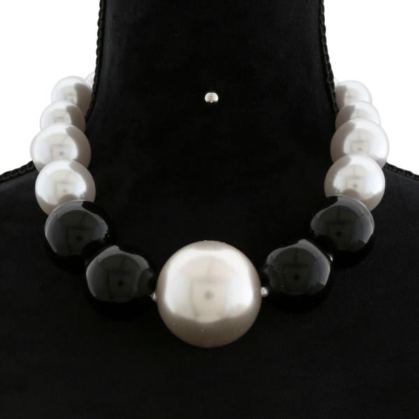 TWO TONE PEARL BALL BEAD NECKLACE