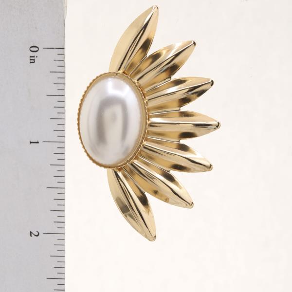OVAL PEARL HALF FLOWER EARRING