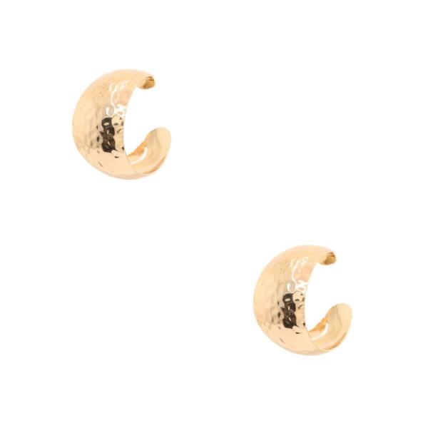 SODAJO HAMMERED METAL WIDE HOOP GOLD DIPPED EARRING