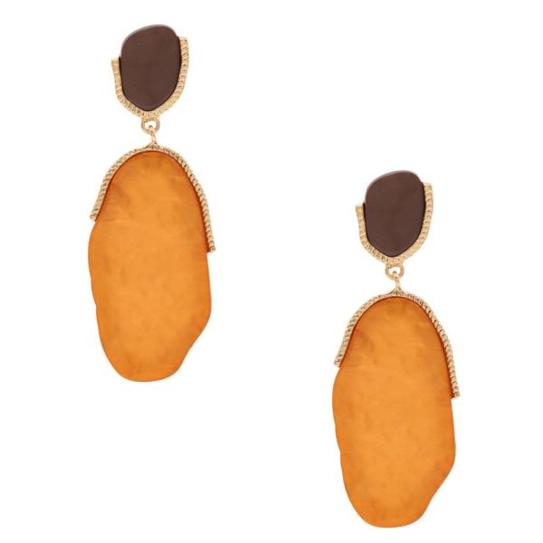 ORGANIC SHAPE DANGLE EARRING