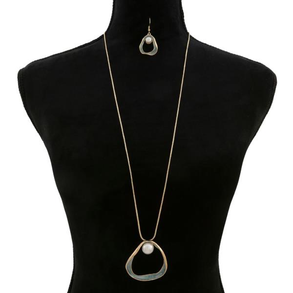 PEARL BEAD ORGANIC SHAPE PENDANT NECKLACE