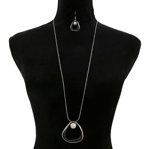 PEARL BEAD ORGANIC SHAPE PENDANT NECKLACE
