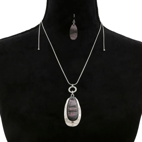 STONE OVAL PENDANT NECKLACE