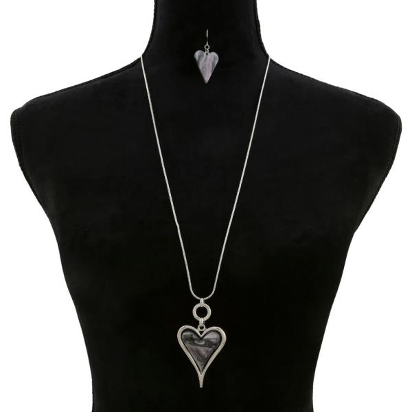 HEART SHAPE PENDANT NECKLACE