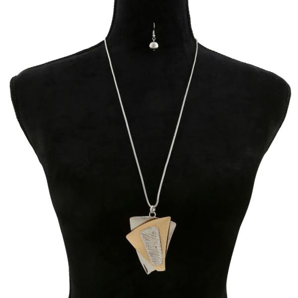 TWO TONE GEO SHAPE PENDANT METAL NECKLACE