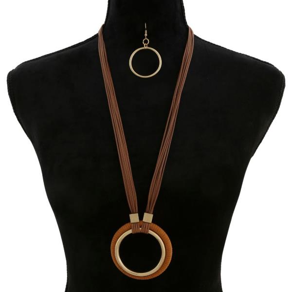 ROUND PENDANT NECKLACE