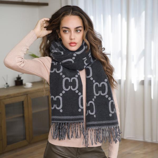 CHAIN LINK PATTERN FRINGE LONG OBLONG SCARF