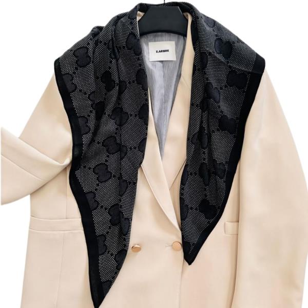 TEXTURED PATTERN SILKY BANDANA SQUARE NECK SCARF