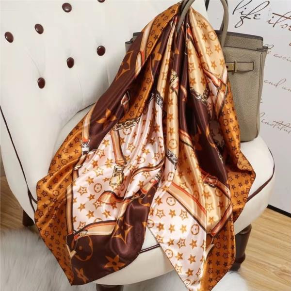 BANDANA NECK SCARF