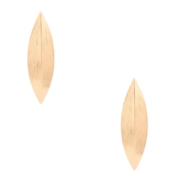 POINTED OVAL METAL EARRING