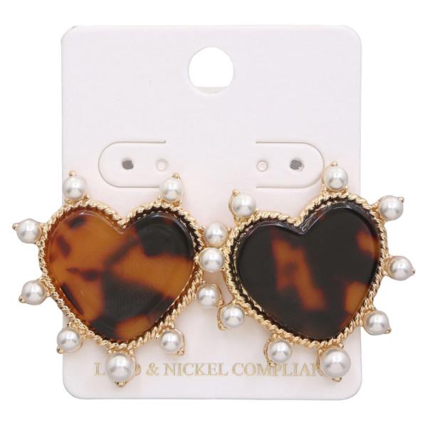 TORTOISE HEART PEARL EDGE STUD EARRING