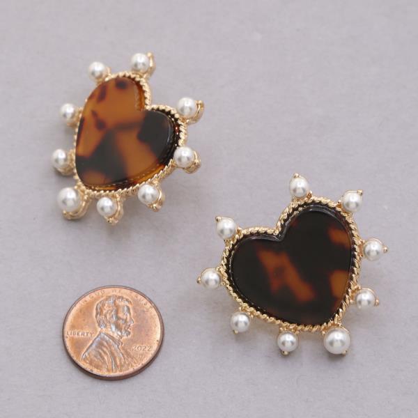 TORTOISE HEART PEARL EDGE STUD EARRING