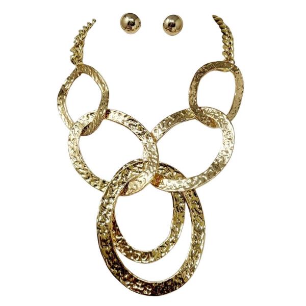 OVAL LINK METAL NECKLACE