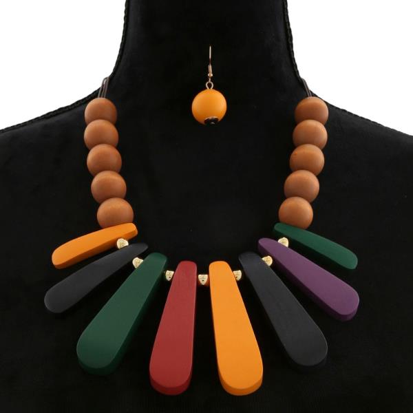 BEADED NECKLACE