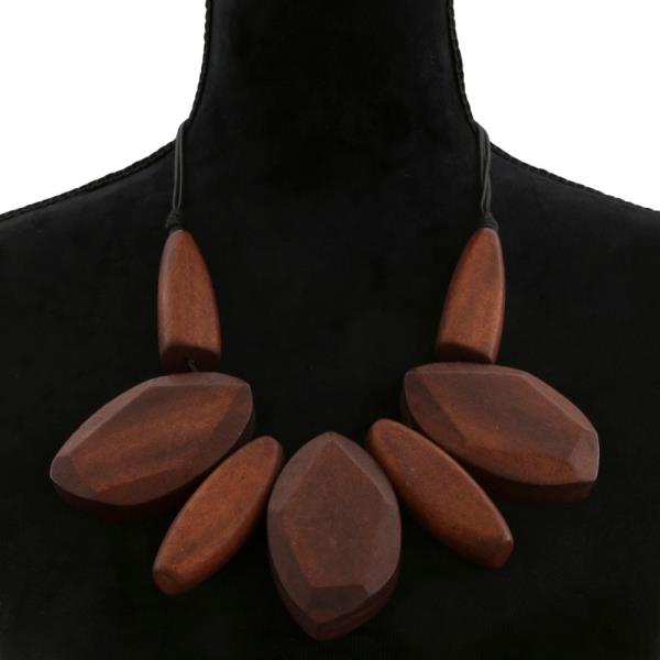 CHUNKY WOOD BEAD NECKLACE