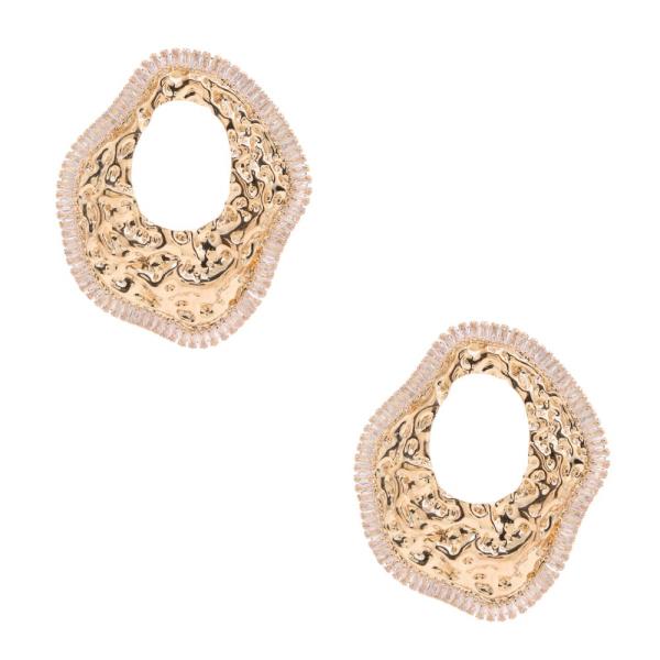 RHINESTONE EDGE HAMMERED METAL ROUND EARRING