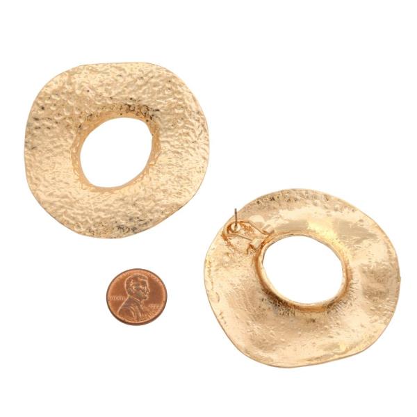 TEXTURED METAL ROUND EARRING