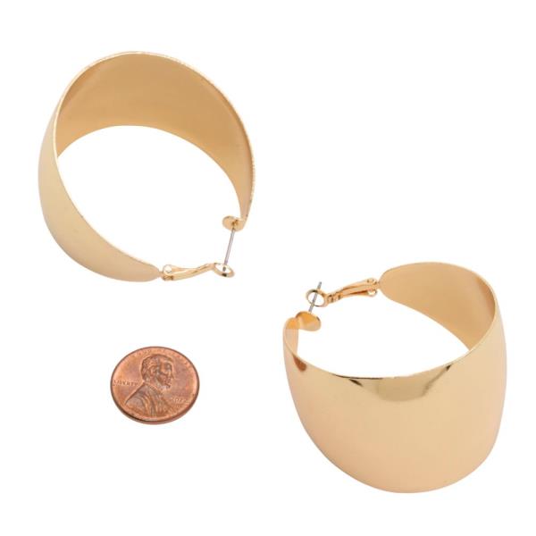 WIDE METAL HOOP EARRING