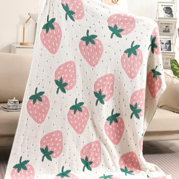 STRAWBERRIES THROW BLANKET