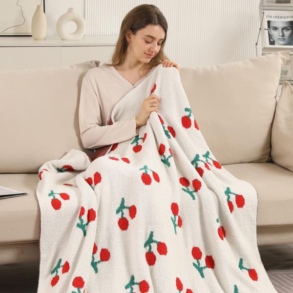 SMALL CHERRIES THROW BLANKET