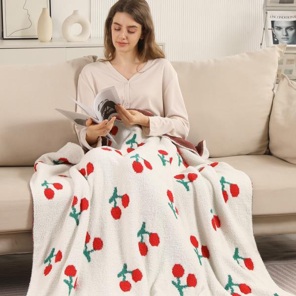 SMALL CHERRIES THROW BLANKET