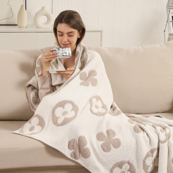FLORAL REVERSIBLE THROW BLANKET