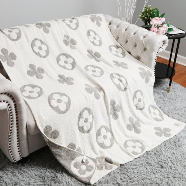 CLOVER AND FLORAL REVERSIBLE THROW BLANKET
