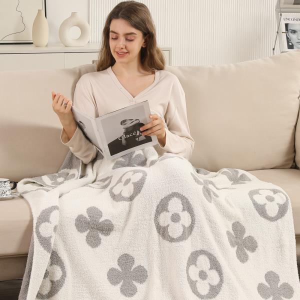 CLOVER AND FLORAL REVERSIBLE THROW BLANKET