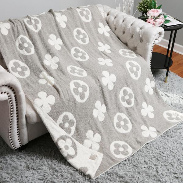 CLOVER AND FLORAL REVERSIBLE THROW BLANKET