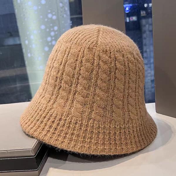 KNIT BUCKET HAT