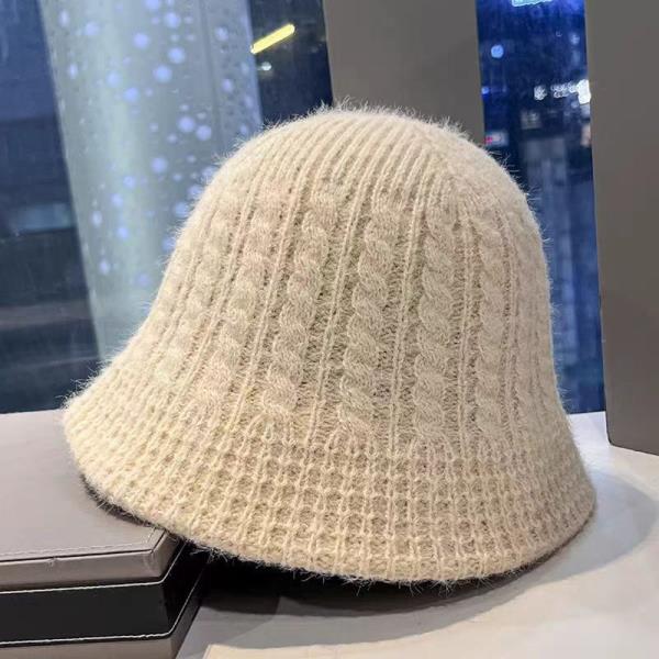 KNIT BUCKET HAT
