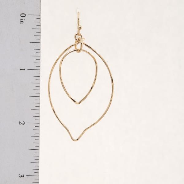 DOUBLE POINTED OVAL METAL EARRING