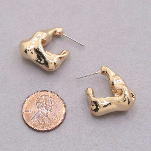 ORGANIC SHAPE METAL EARRING