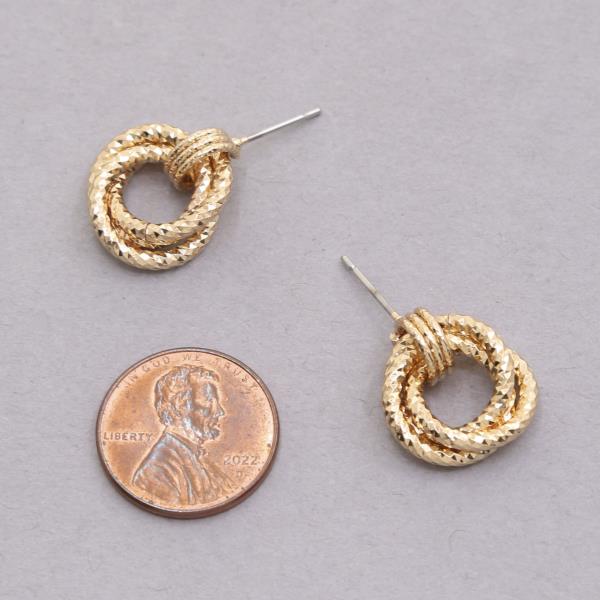 TEXTURED KNOT METAL EARRING