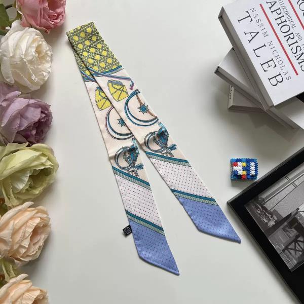 GEOMETRIC BICYCLE PRINT SILKY SKINNY SCARF