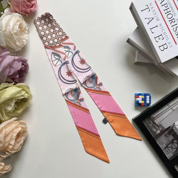 GEOMETRIC BICYCLE PRINT SILKY SKINNY SCARF