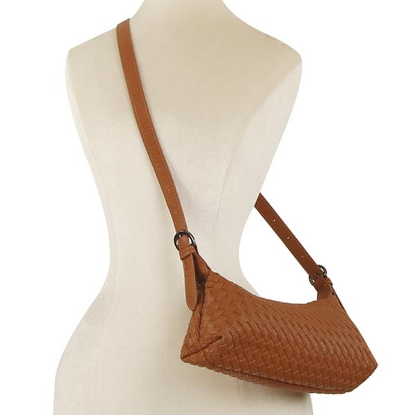 WOVEN CURVE ZIPPER CROSSBODY BAG